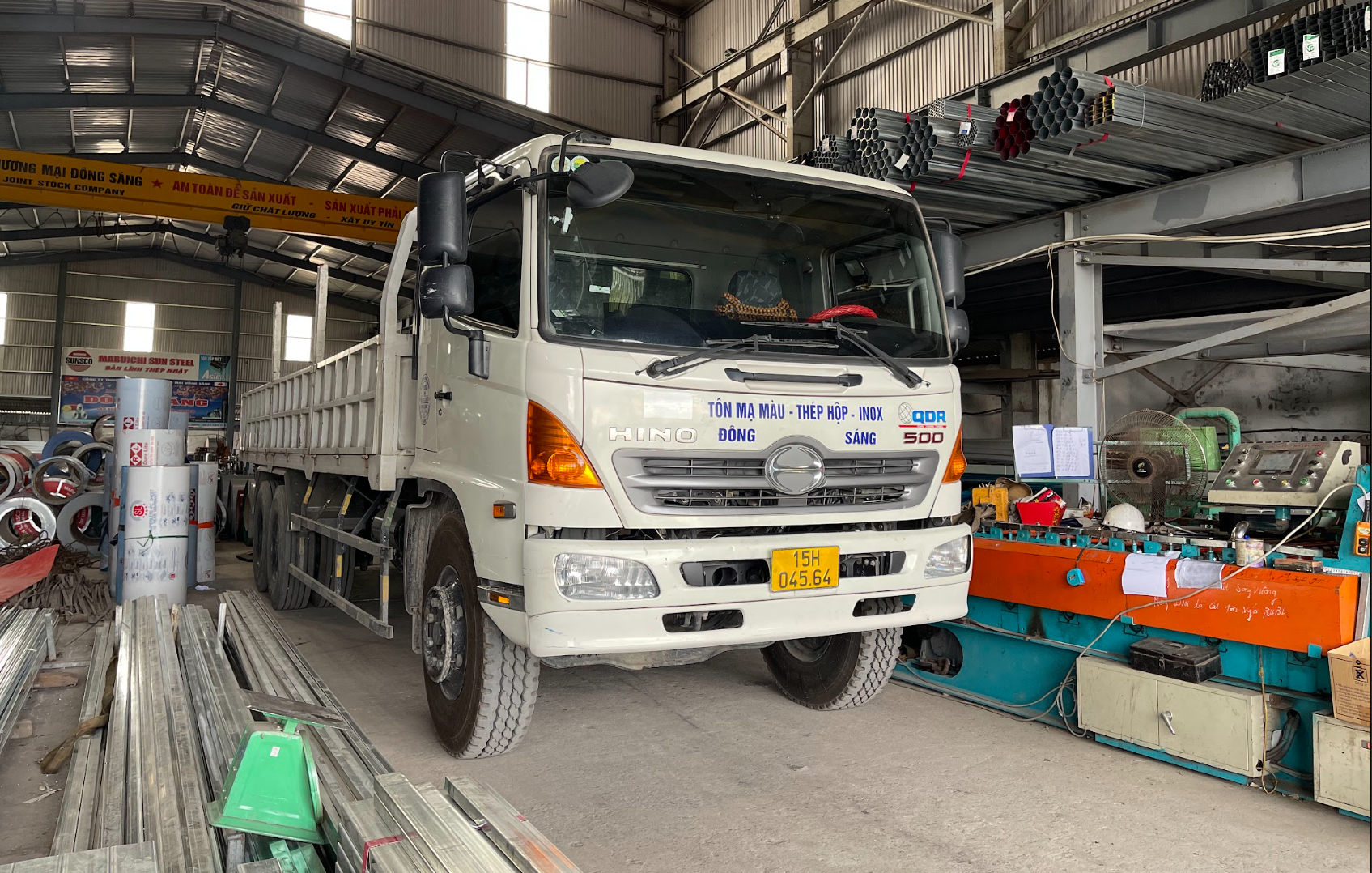 Thiết Bị Vẩn Chuyển Ô  Tô Công Ty